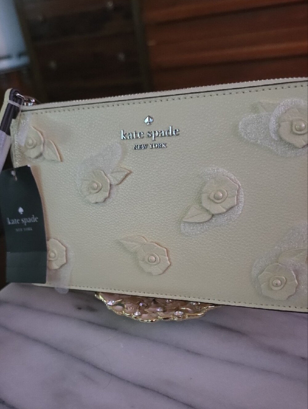 Kate Spade NWT Butter Yellow Floral Appliqué Zip Wristlet 💛 - Picture 10 of 15